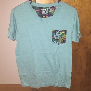 V-neck with cool pocket